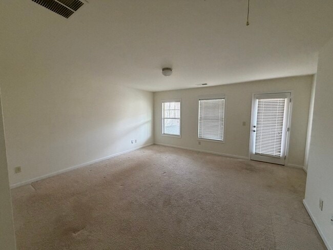 Building Photo - 308 Privet Cir