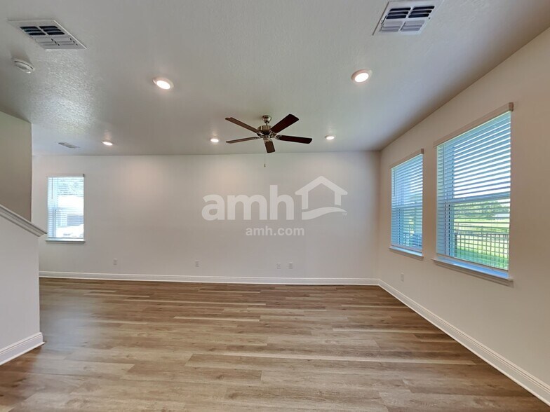 Building Photo - 6561 Atlantic Bch Ave