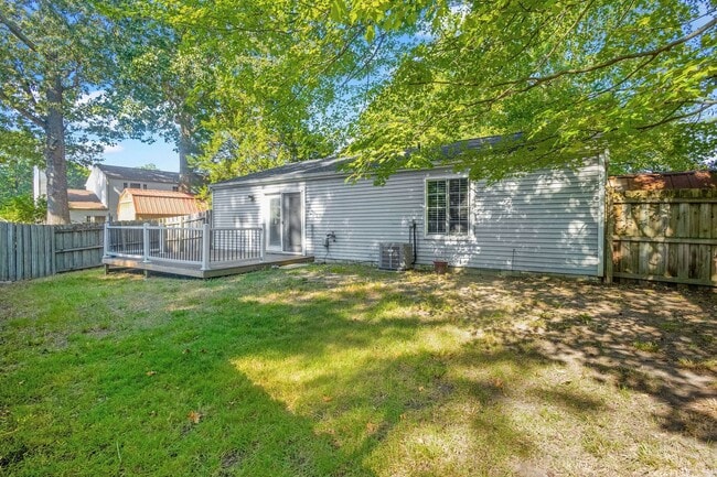 Building Photo - 4 Bed 3 Bath Home for rent in Newport News