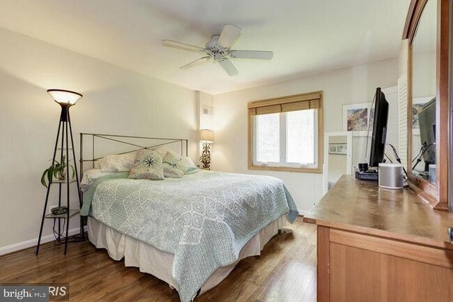 Building Photo - 5320 Pooks Hill Rd