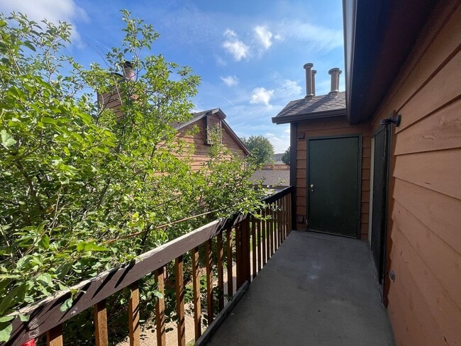 Building Photo - Super 1 Bedroom Condo in Perfect Condition!