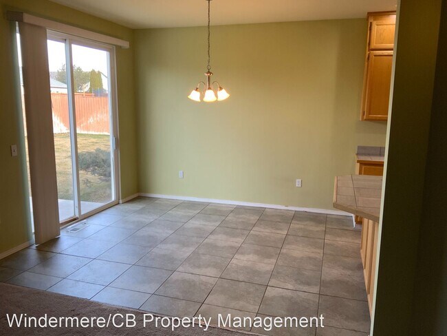 Building Photo - 3 br, 3 bath House - 89 1st Circle