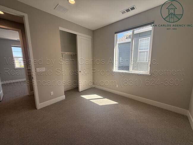 Building Photo - 266 Sandy Gulch Dr