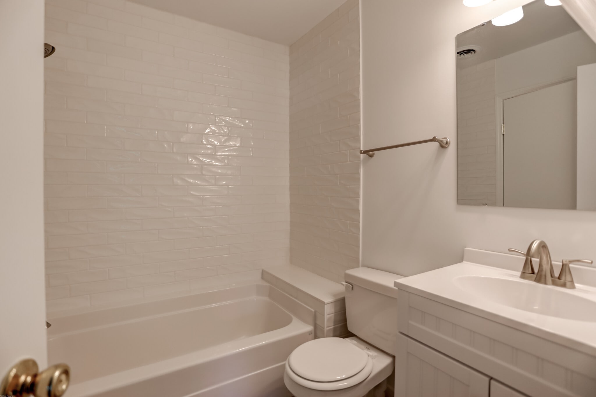 Building Photo - 1618 Poinsetta Rd