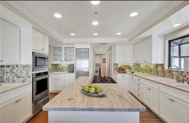 Building Photo - 115 Boca De La Playa