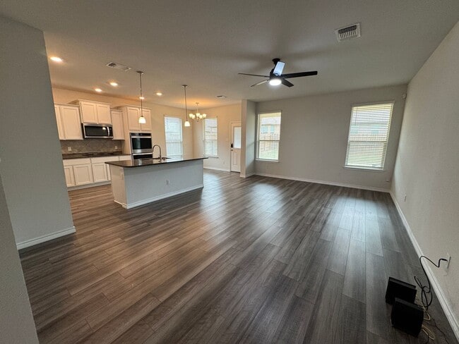 Building Photo - 6149 Lavaca Dr