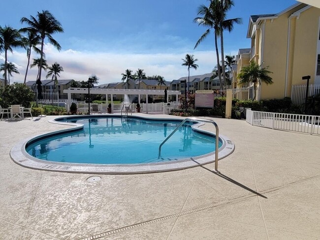 Building Photo - 6300 La Costa Dr
