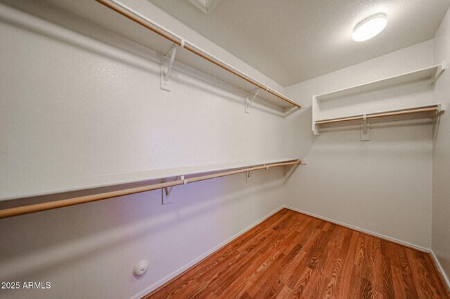 Building Photo - 2568 E Santa Rosa Dr
