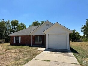 Building Photo - 225 Brook Cir