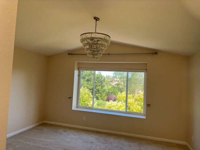 Building Photo - 122 Lakeridge Ln