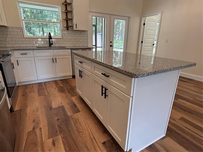 Building Photo - 301 NW 5 St