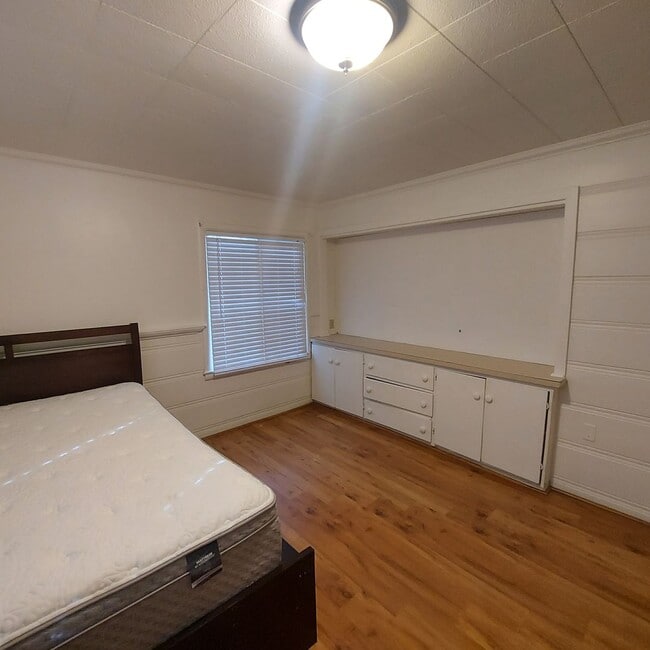 Building Photo - Spacious 5 bedroom home in Carmichael