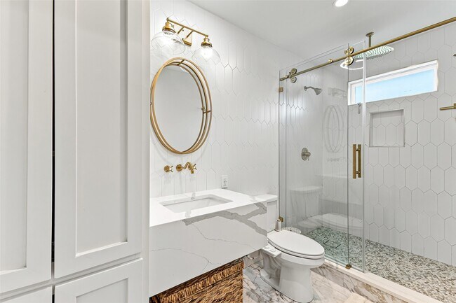 Building Photo - 515 Foxglove Ln