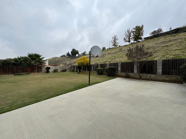 Building Photo - 5917 Dorset Dr