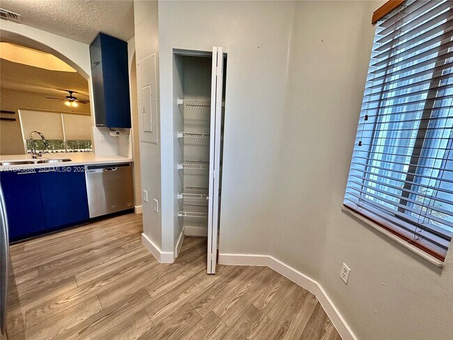 Building Photo - 120 SW 109th Ave