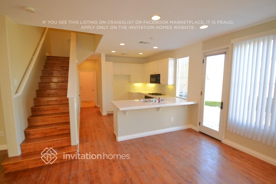 Building Photo - 9167 S Cullen Wy