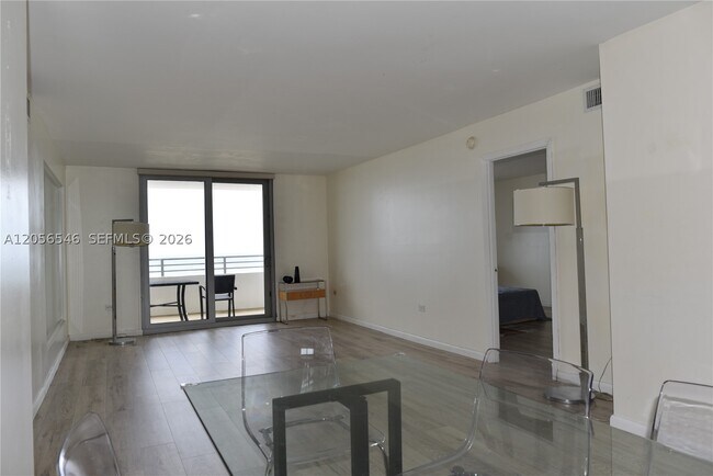 Building Photo - 5555 Collins Ave