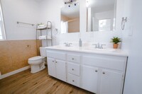 Building Photo - 5648 Berkshire Dr
