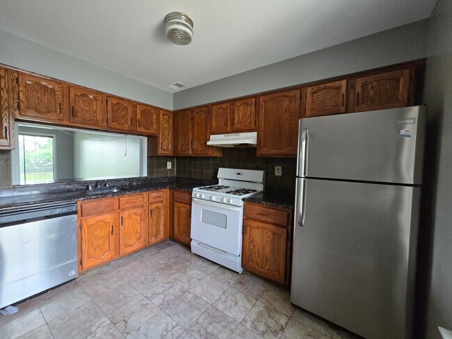 Updated Kitchen - 2104 Woodbridge Commons Way