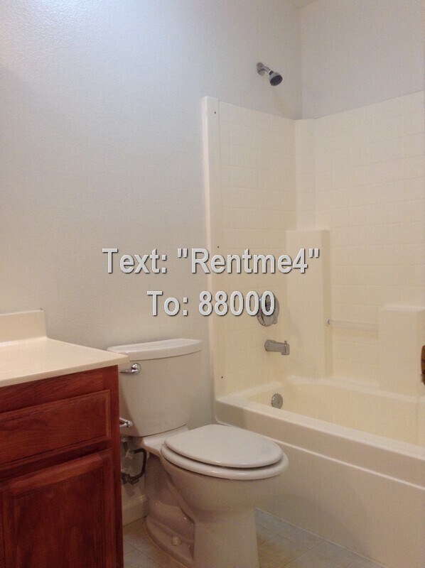 Building Photo - 3 Bedroom, 2 Bathroom Home in Elk Grove