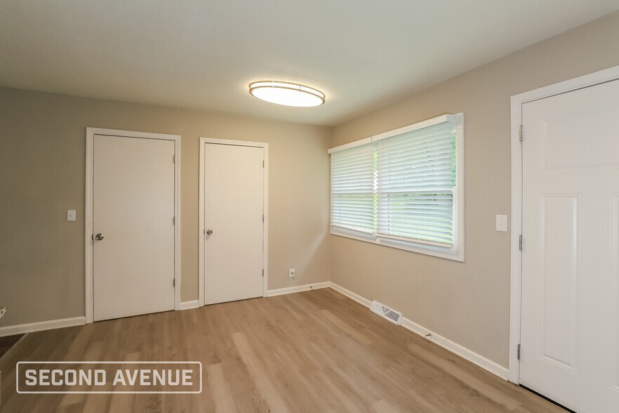 Building Photo - 401 Lacy Ln