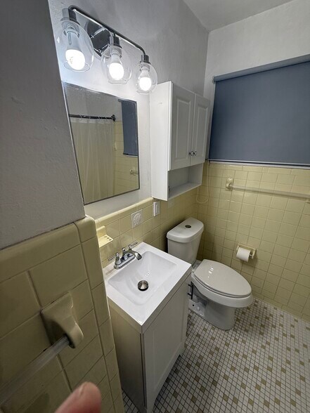 Building Photo - 25200 leach st