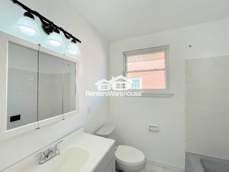 Building Photo - 138 Dupre Ave