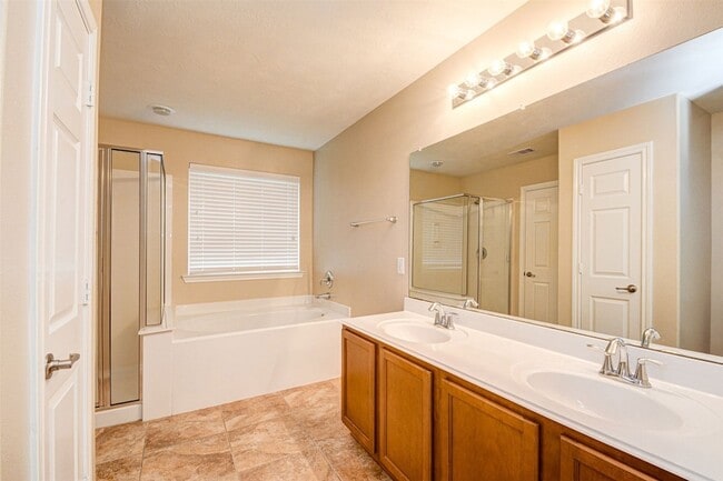 Building Photo - 23 Fairlee Ct