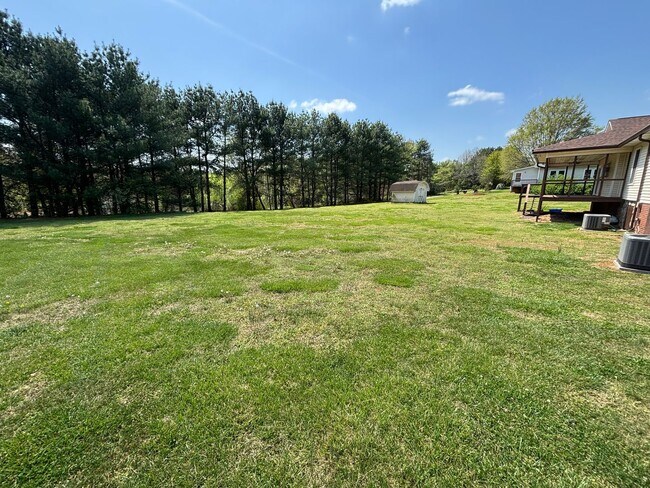 Building Photo - 4680 Plateau Rd