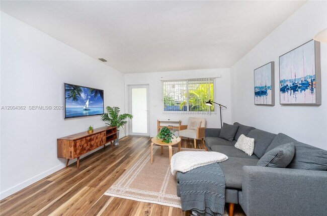 Building Photo - 3100 Naomi St