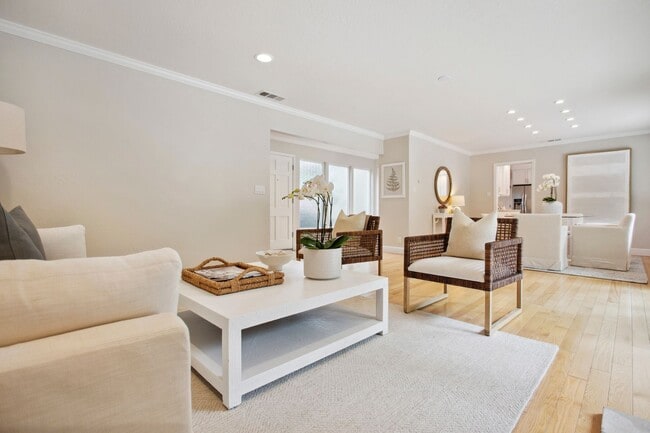 Building Photo - Updated 3 bedroom + office & pool, single ...