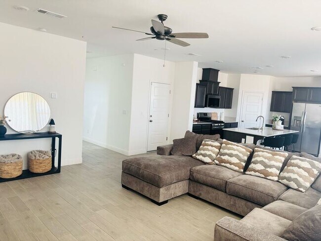 Building Photo - 9712 Maple Ter Ln