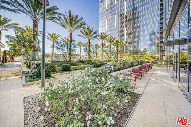 Building Photo - 877 Francisco St