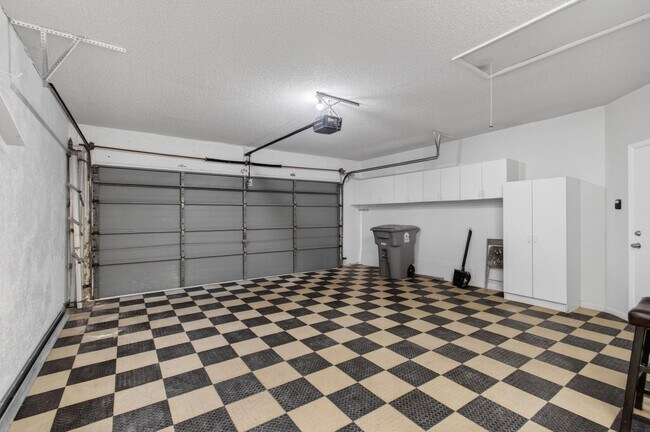 Building Photo - 6425 96th Pl S