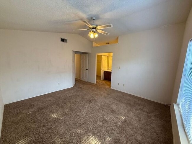 Building Photo - Gulf Breeze - Sandpiper Village - 3 bedroo...