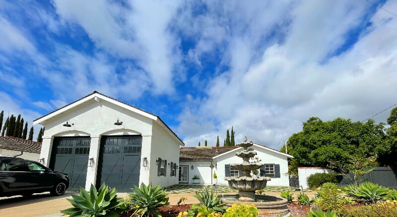 Building Photo - 29570 Spotted Bull Ln