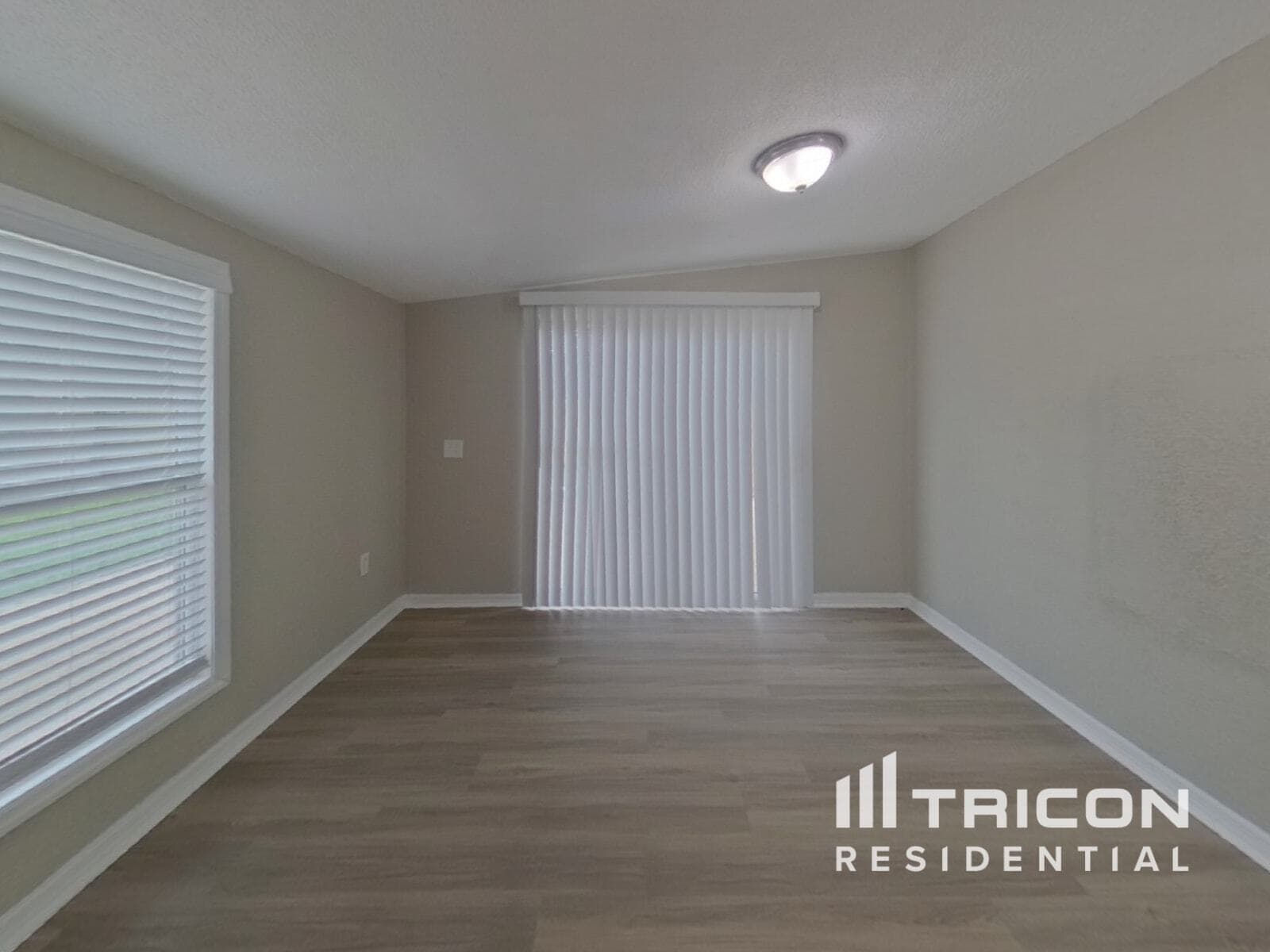 Building Photo - 1656 Dartmouth Dr