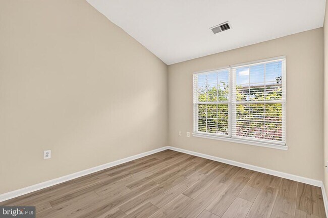 Building Photo - 6126 Madison Crest Ct