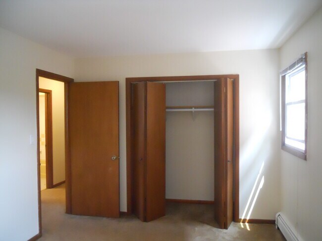 Bedroom - 1922 N 18th Ave