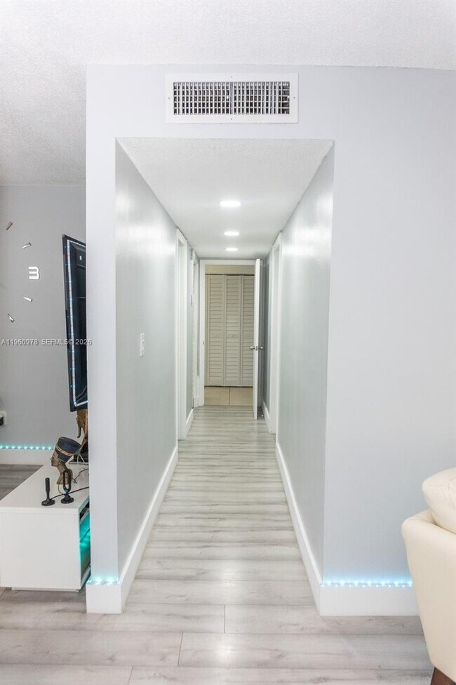 Building Photo - 6190 W 19th Ave