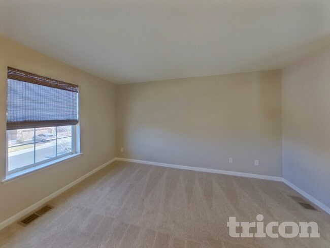 Building Photo - 7360 Blue Water Dr