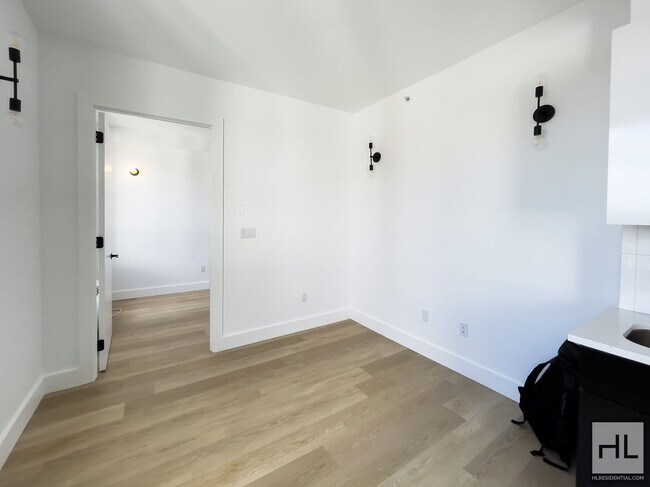 Building Photo - Crown Heights / Brooklyn / Sunlit 1-Bed 1-...