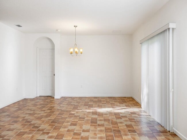 Building Photo - 1440 Lexington Square SW