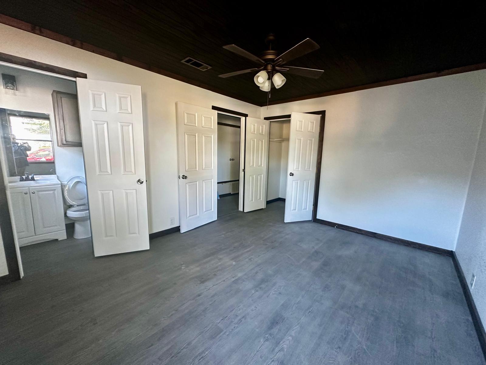 Building Photo - 310 N Florey Ave