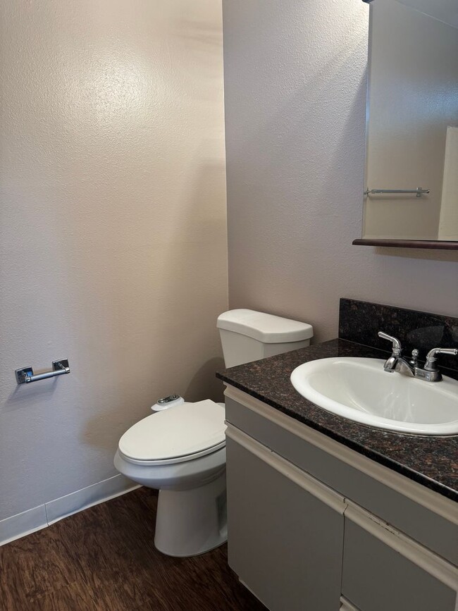 Building Photo - 1 BEDROOM 1 BATH CONDO - AVALON GREENS