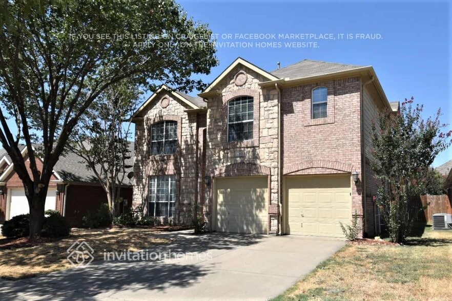 Building Photo - 10113 Pear St