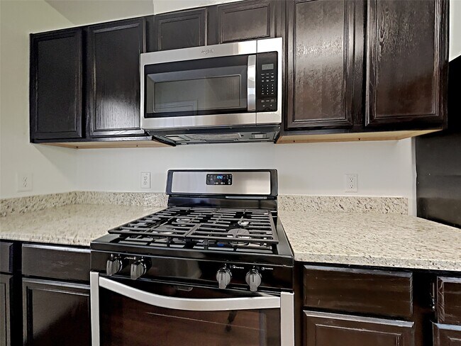 Building Photo - 2415 Hiacintas Way