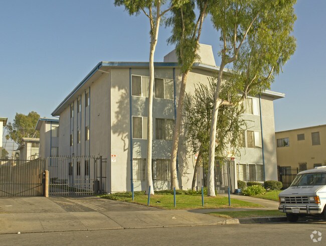 Building Photo - 1540 S Gramercy Pl