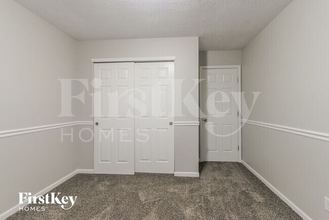 Building Photo - 1547 Doe Ln