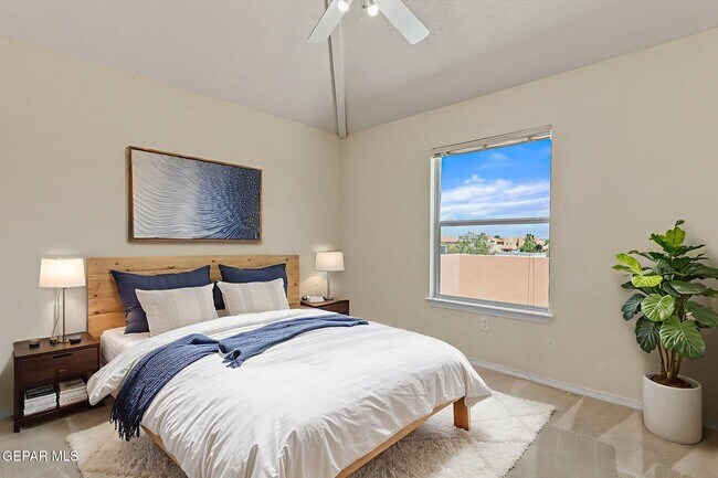 Building Photo - 6377 Franklin Ridge Dr
